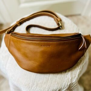 NWT’s Mandrn Atlas Brown Leather Belt Bag
